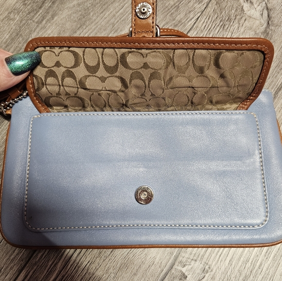 Coach Hampton Bag Classy Vintage Wristlet Blue Leather Authentic 💙 Buckle Snap